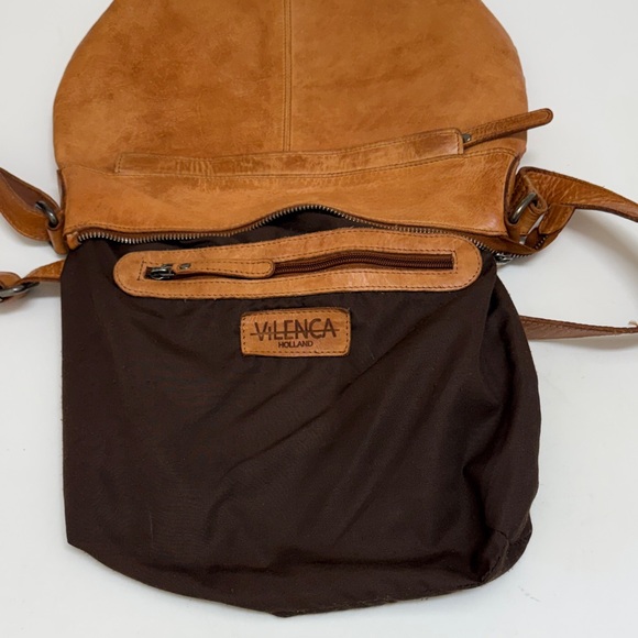 Vilenca Leather Elegant Tan Woven Shoulder Bag - Picture 5 of 7